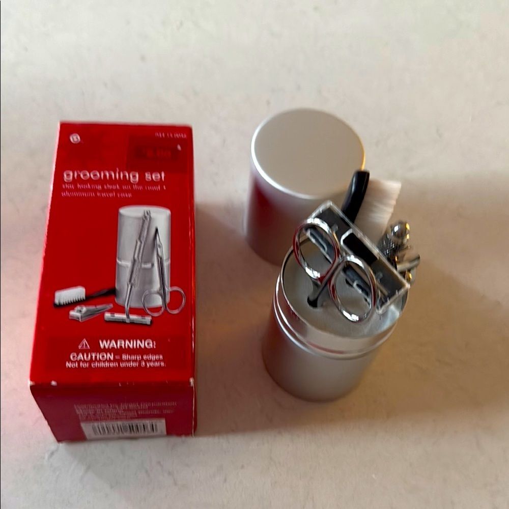 Grooming Set in Silver